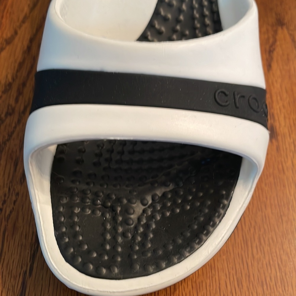 CROCS - Picture 3 of 3